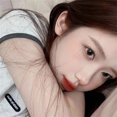 日本的西多妮海报